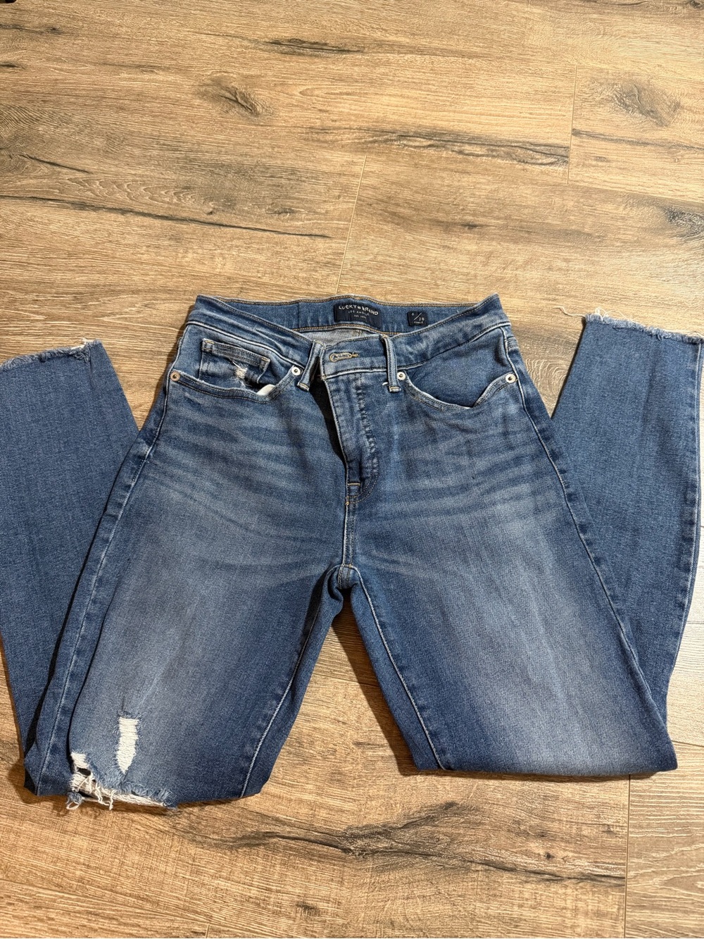 Lucky Brand Skinny Jeans in Medium Blue Wash with Distressed Knee